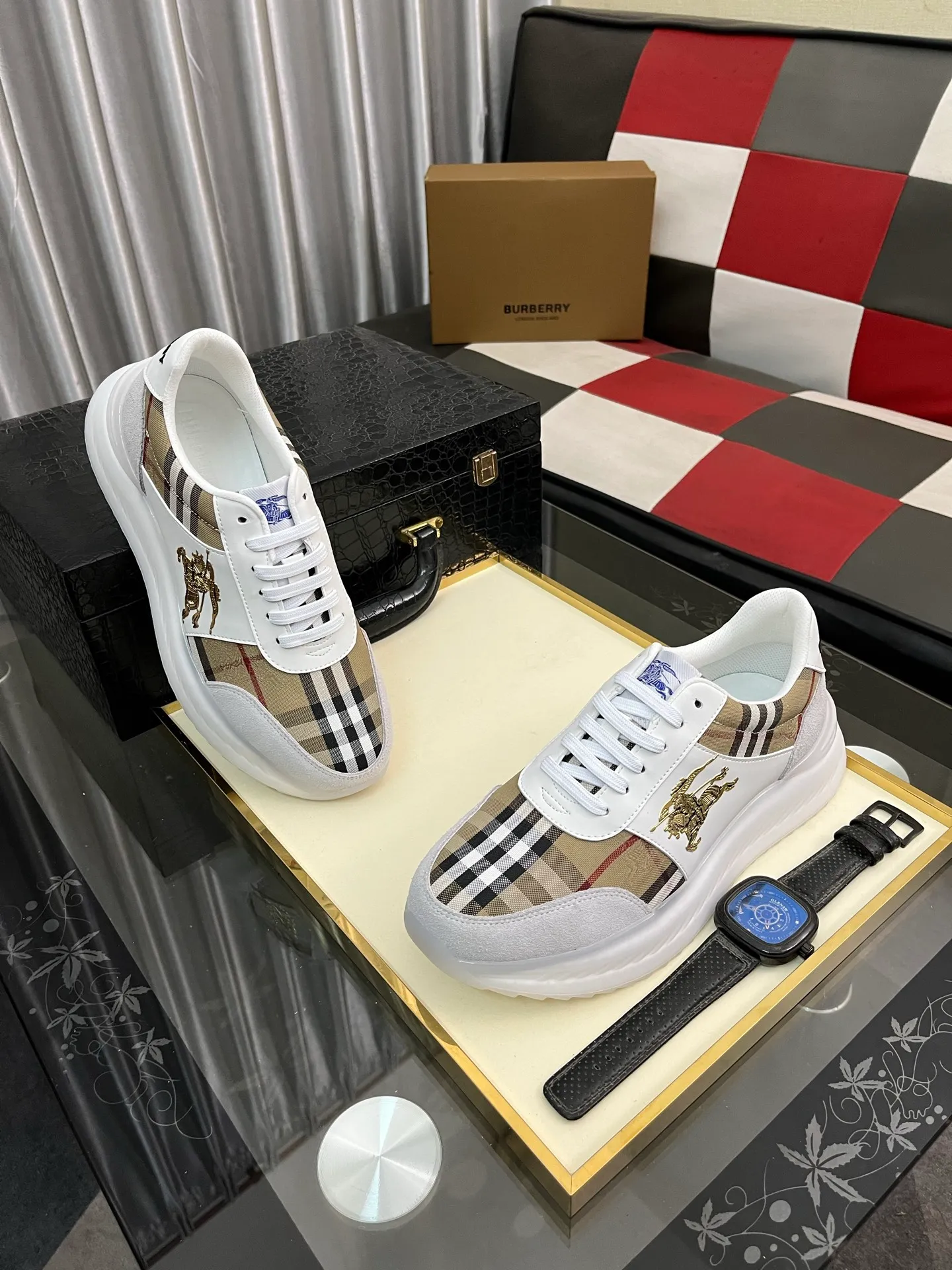 Men's shoes 💰458⌚️⌚️BURBERRY Regular size: 38-44 (casual shoes) Product materials: Selected cowhide upper, soft sheepskin lining; original outsole. 3️⃣ colors available